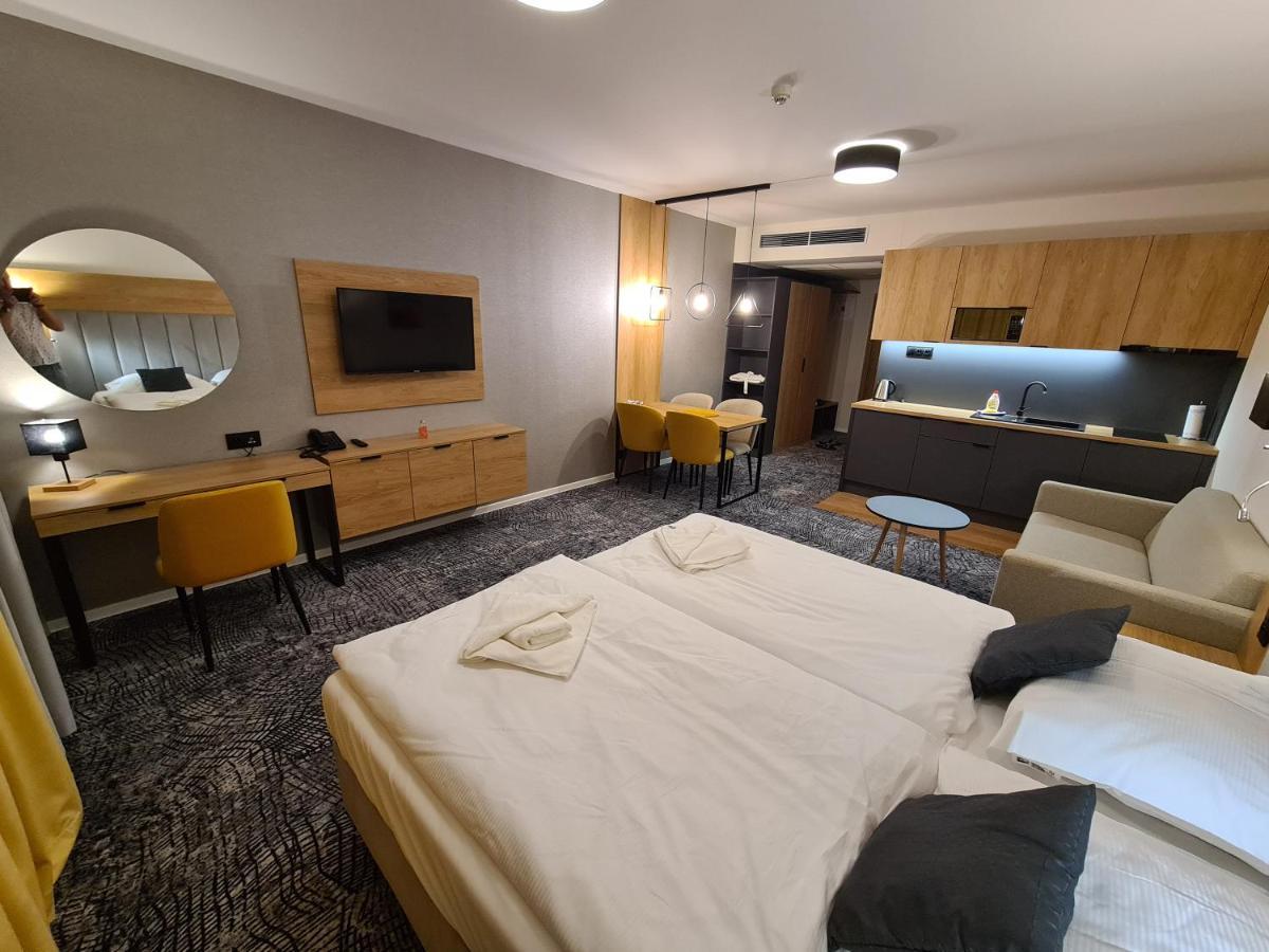 Апартаменти Akvamarin Besenova Apartman Екстер'єр фото